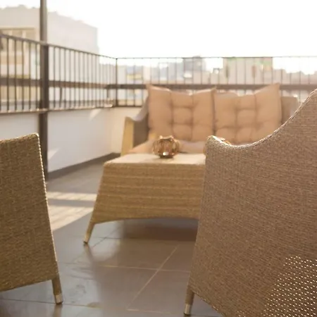 Lägenhet Foinikoudes 1 Bedroom Larnaca