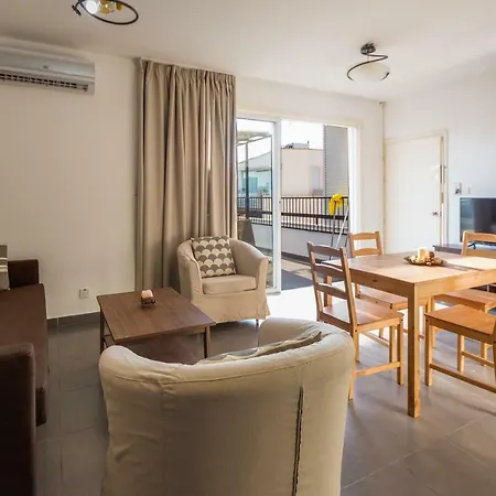 Lägenhet Foinikoudes 1 Bedroom Larnaca